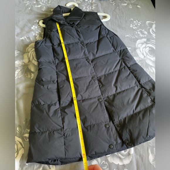 🖤Lululemon chill day vest sz6🖤 - Picture 9 of 9